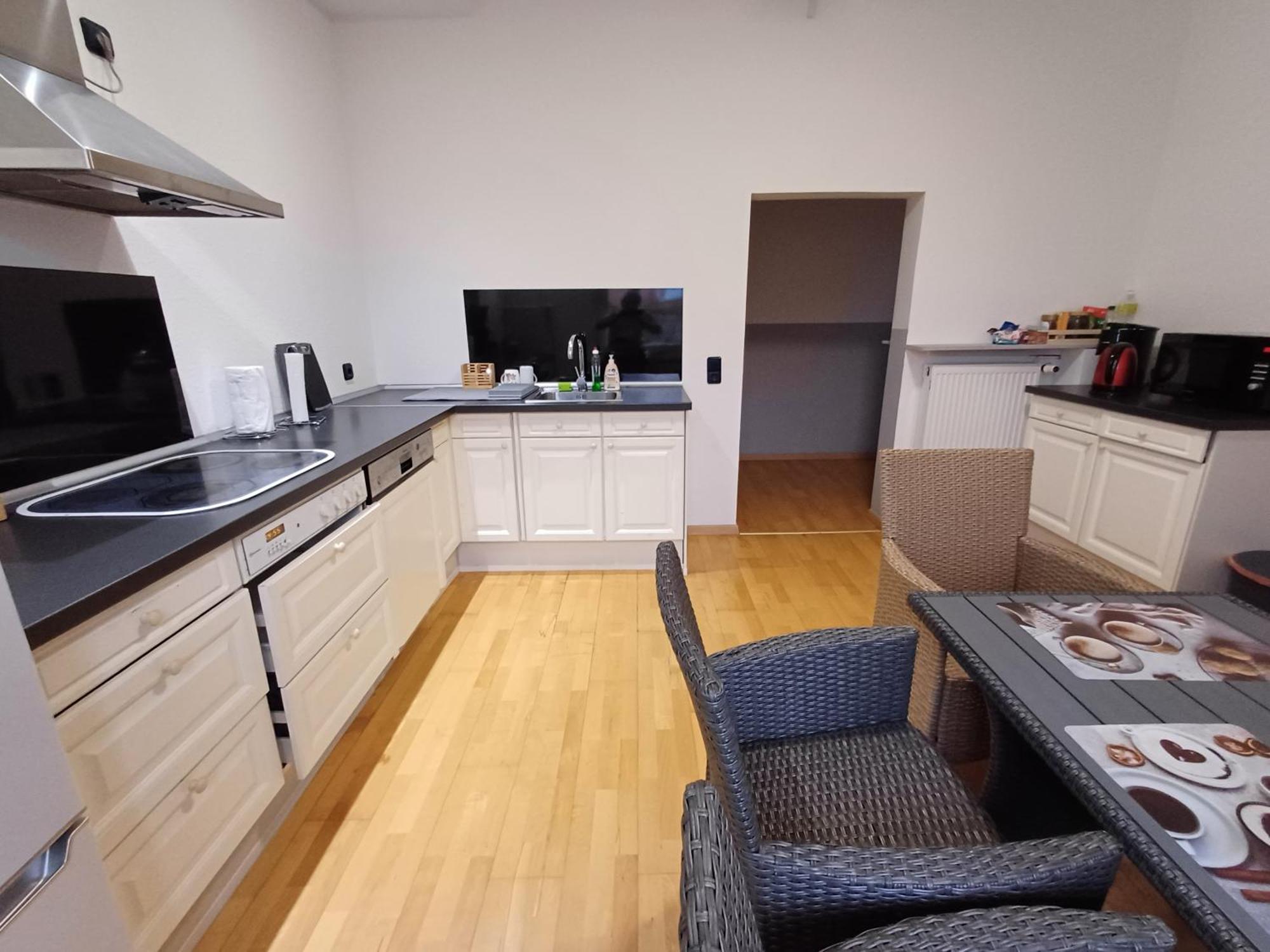 Doppelzimmer-Bad-Kuehlschrank-Tv-19 Meine Zewnętrze zdjęcie