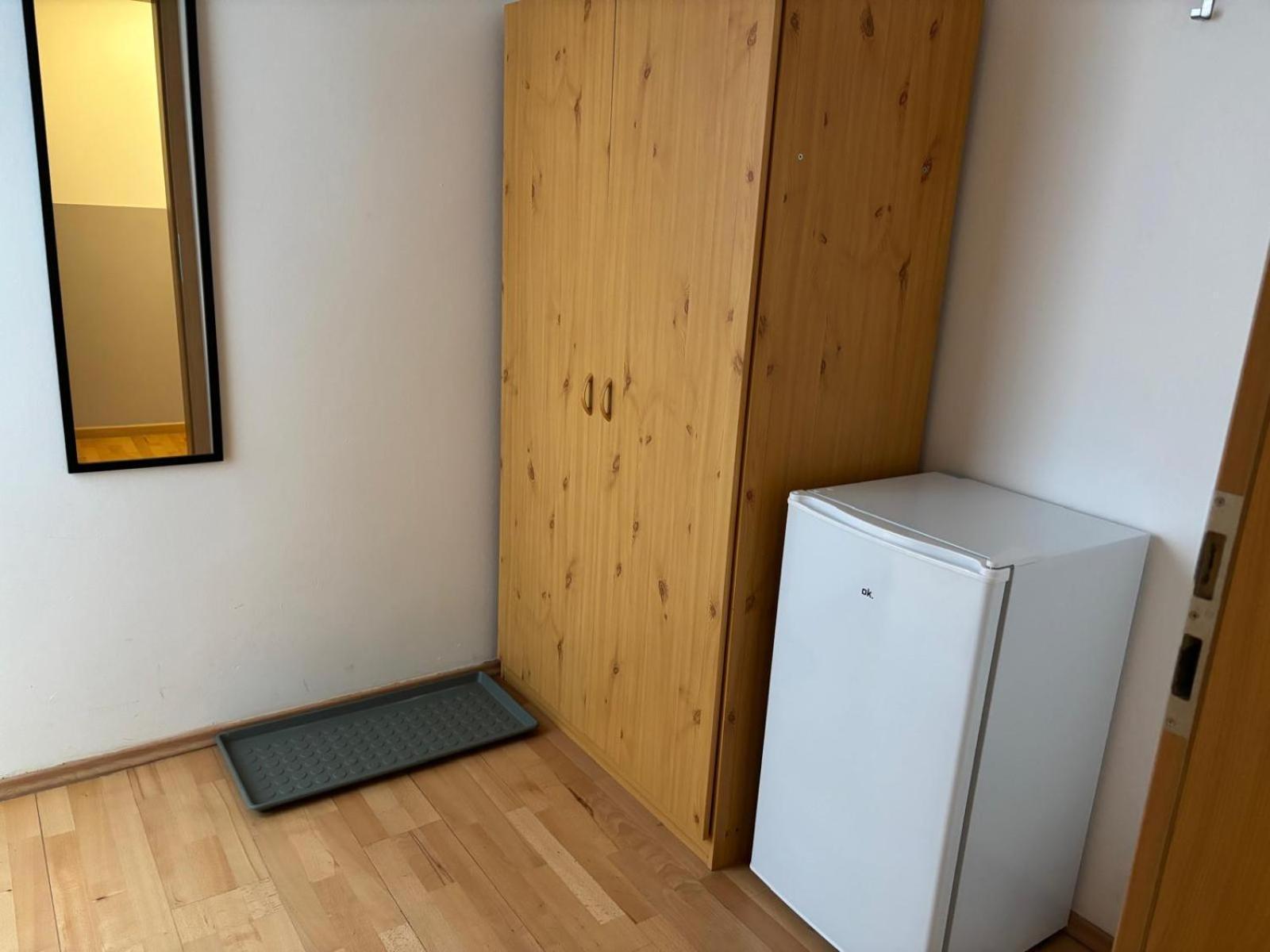 Doppelzimmer-Bad-Kuehlschrank-Tv-19 Meine Zewnętrze zdjęcie